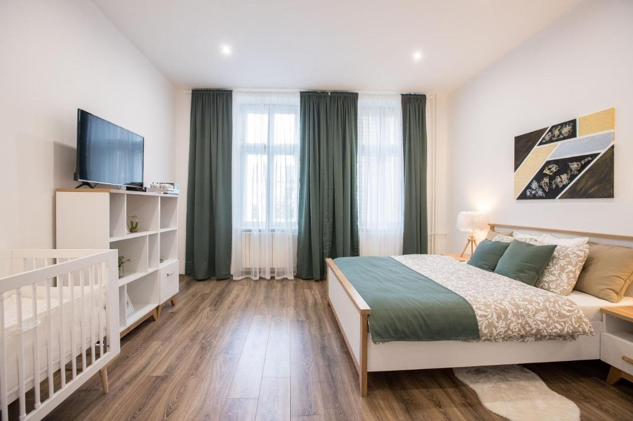Family Apartment اوسترافا المظهر الخارجي الصورة