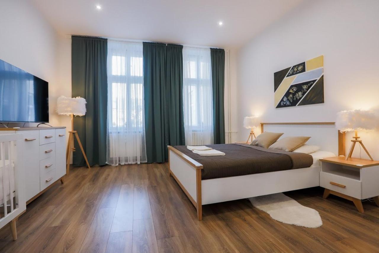 Family Apartment اوسترافا المظهر الخارجي الصورة