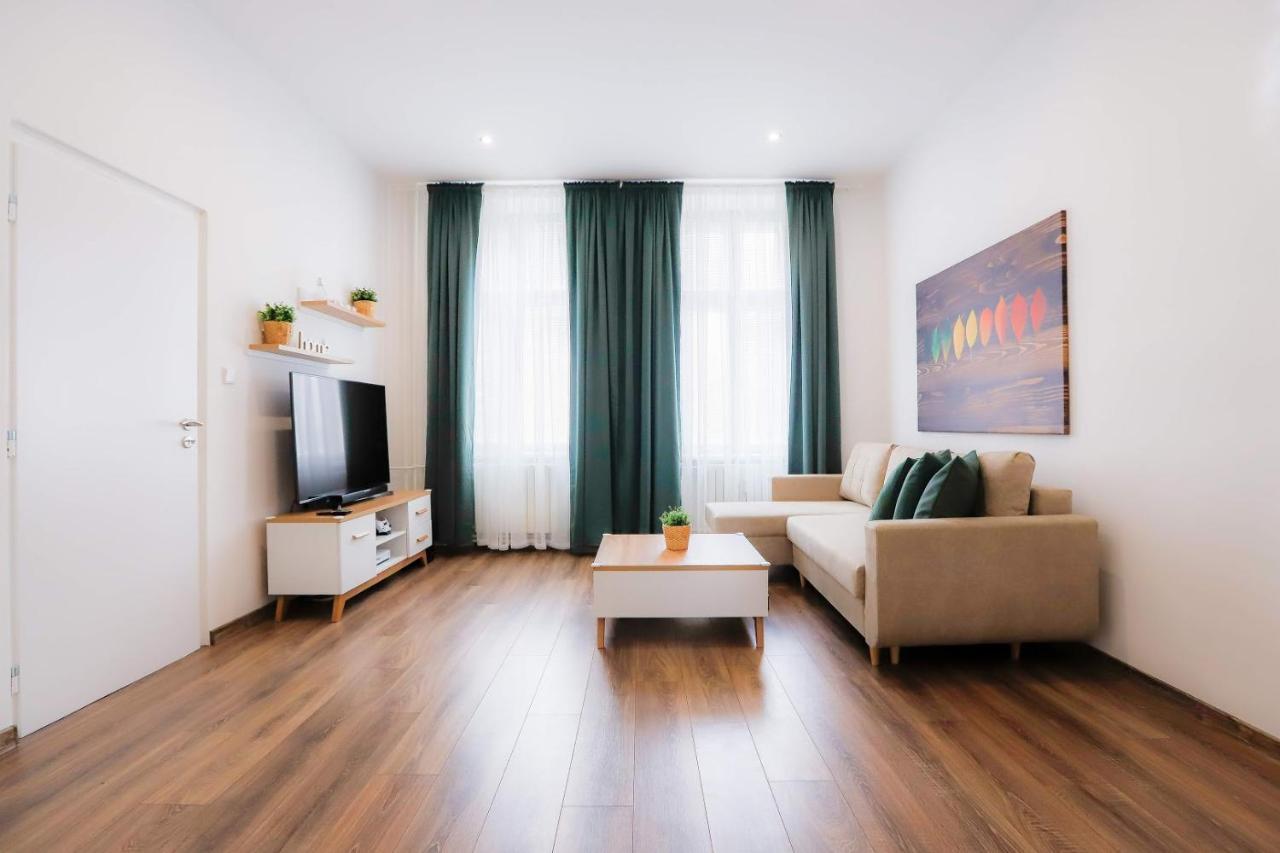Family Apartment اوسترافا المظهر الخارجي الصورة