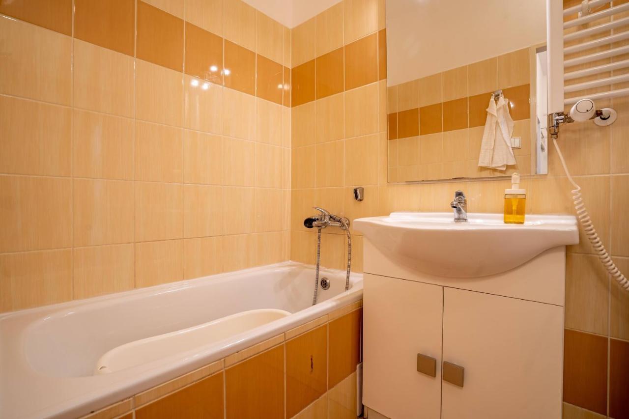 Family Apartment اوسترافا المظهر الخارجي الصورة