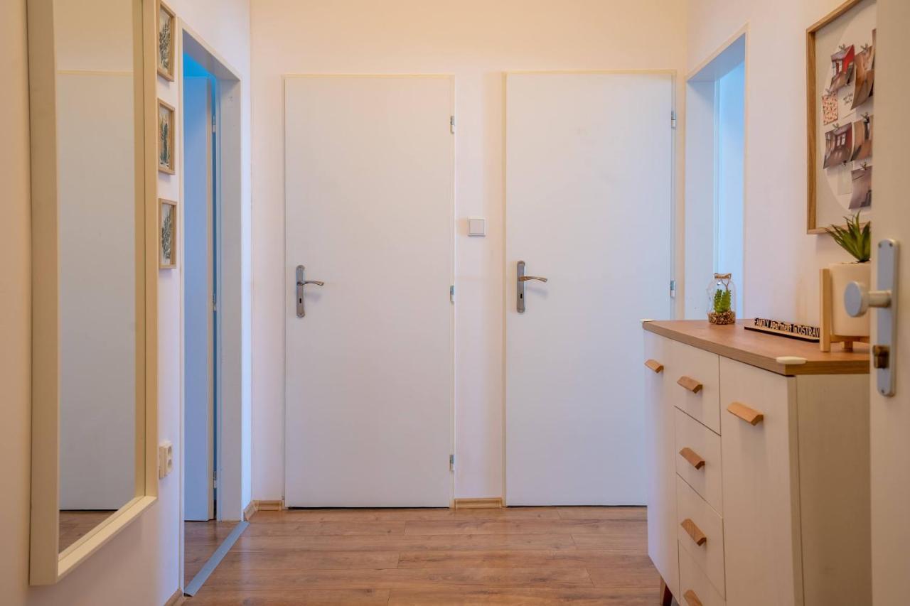 Family Apartment اوسترافا المظهر الخارجي الصورة