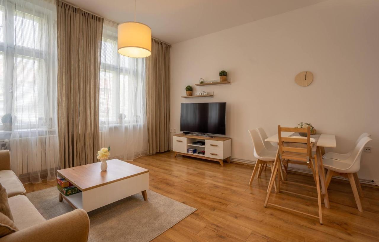 Family Apartment اوسترافا المظهر الخارجي الصورة
