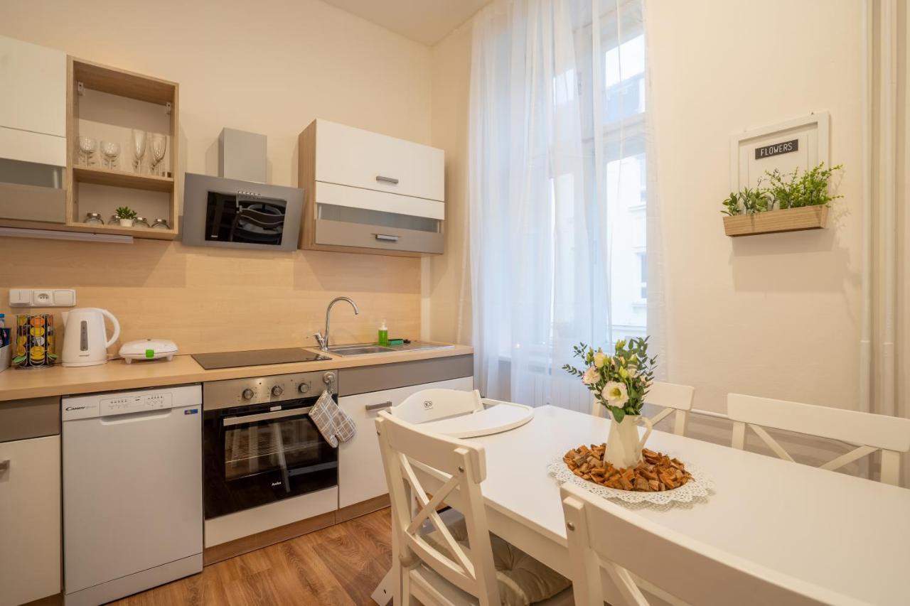 Family Apartment اوسترافا المظهر الخارجي الصورة