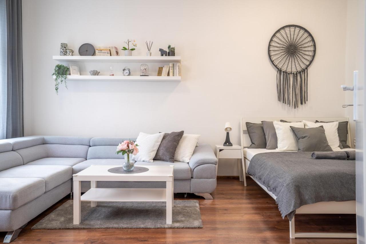 Family Apartment اوسترافا المظهر الخارجي الصورة