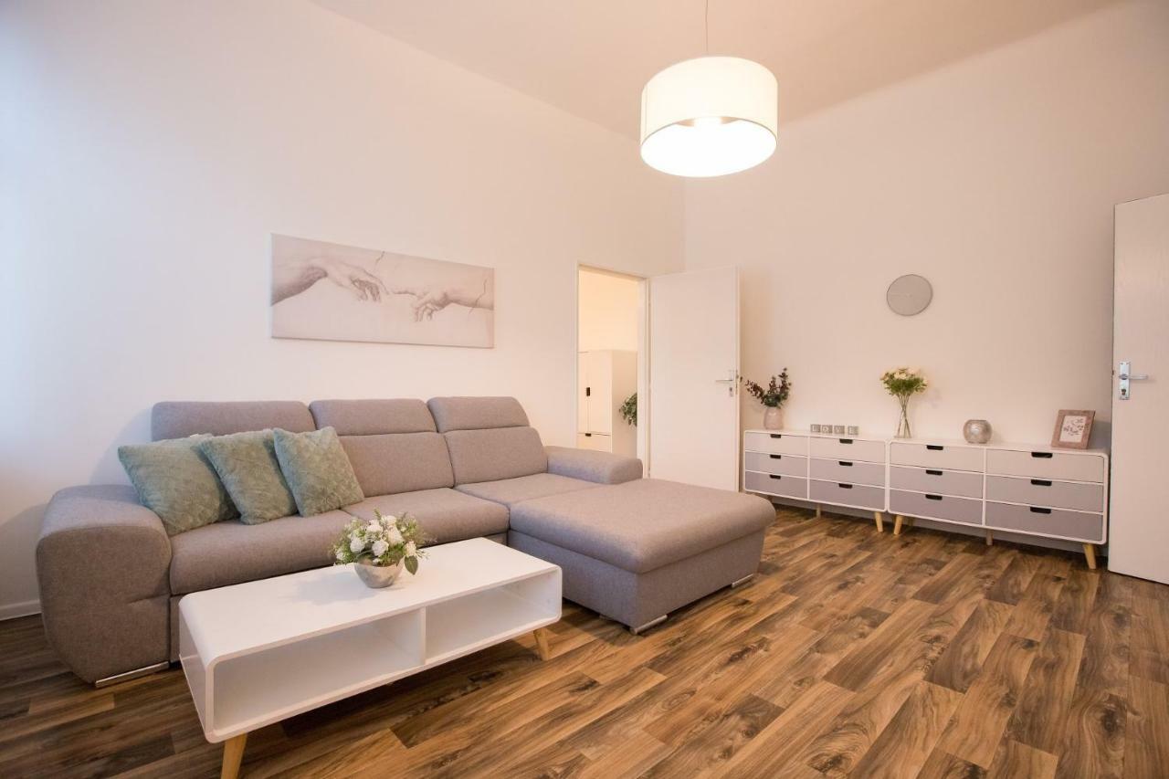 Family Apartment اوسترافا المظهر الخارجي الصورة