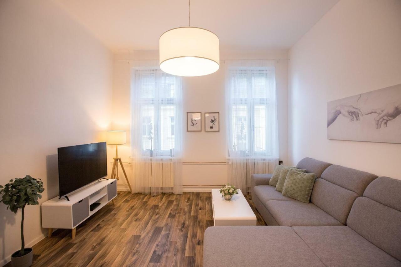 Family Apartment اوسترافا المظهر الخارجي الصورة